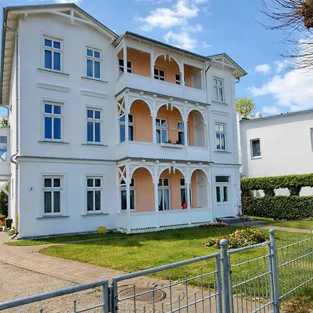 Haus Kastanienblick - By Rujana Binz